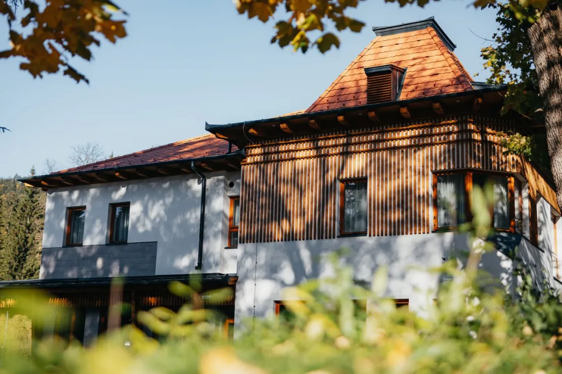 Die Fassade der Villa an der Kurpromenade